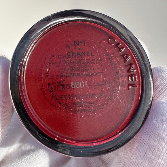 N°1 de Chanel Red Camellia Lip and Cheek Balm New in Box 6.5g #6 Berry Boost - Picture 11 of 13